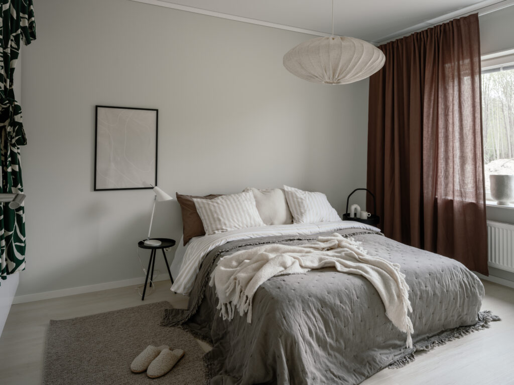 Skellefteå residential building: bedroom of a dynamic home