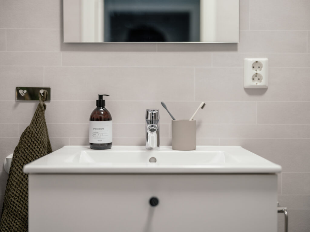 Skellefteå residential building: bathroom of a dynamic home